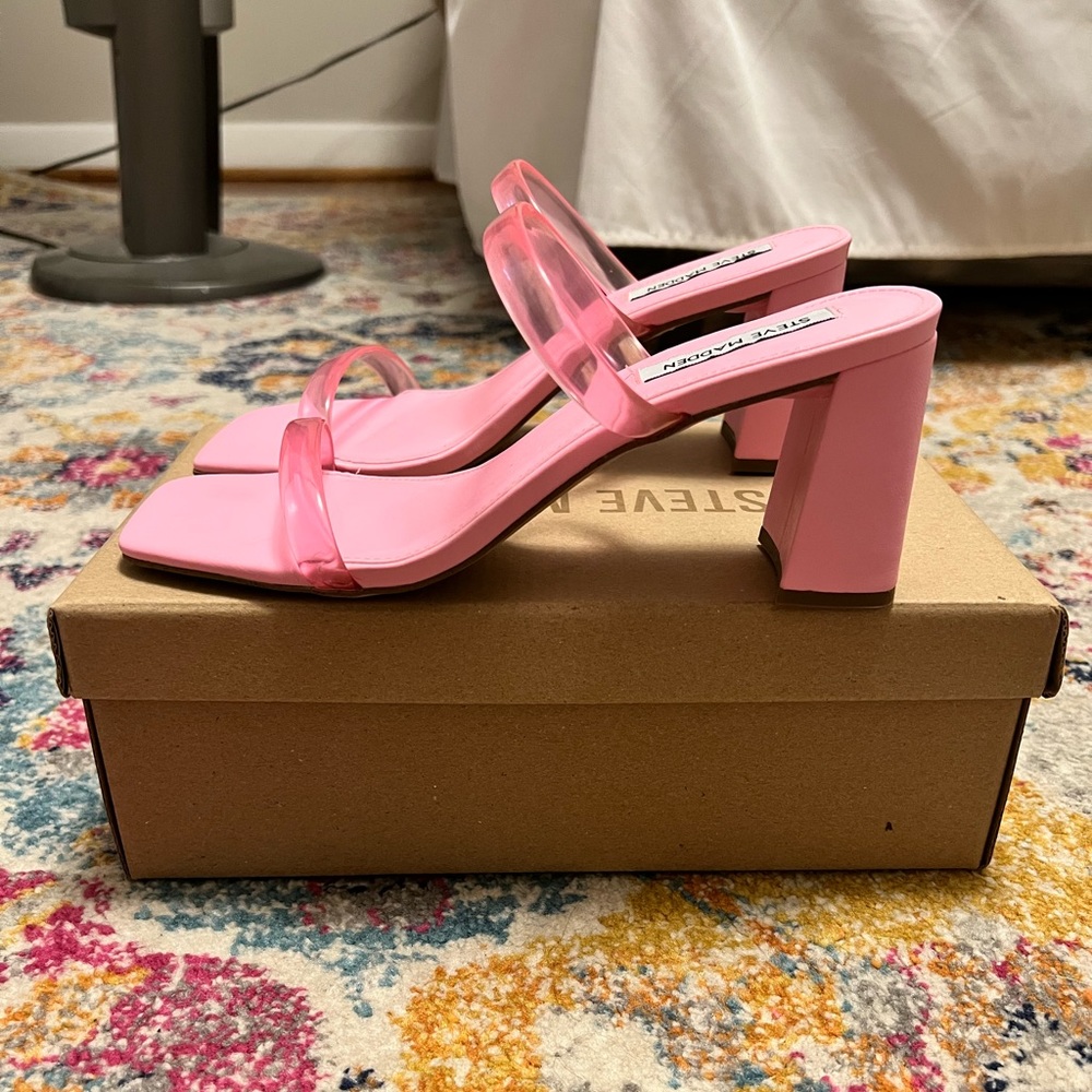 Steve Madden Lilah heals in pink size 7.5